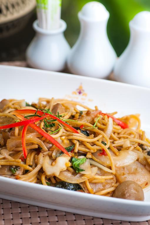 Huernnana Boutique Hotel Phrae Bagian luar foto